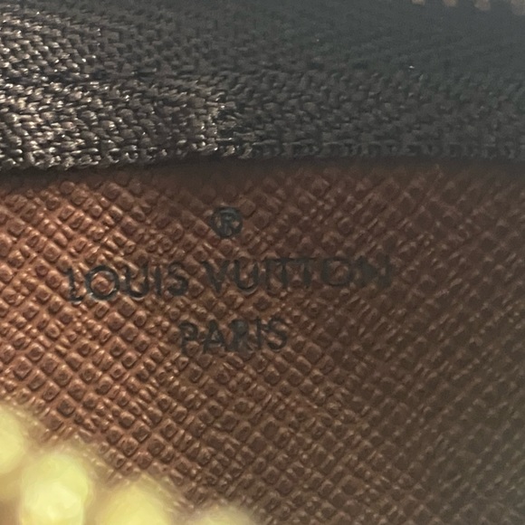 NWT Authentic Louis Vuitton LV Monogram Key Pouch Cles - Picture 4 of 5